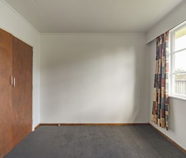 4-Bedroom Home - Freshly Updated & Ready to Go - Photo 4