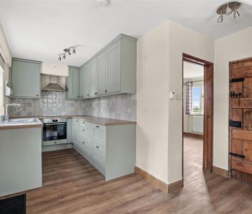 2 bedroom semi-detached house to rent - Photo 4