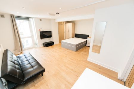 Basement Flat, 44 Headingley Avenue, Headingley, Leeds - Photo 3