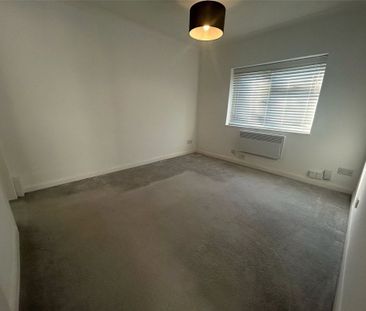 Columbia Road, Bournemouth, Dorset, BH10 - Photo 3