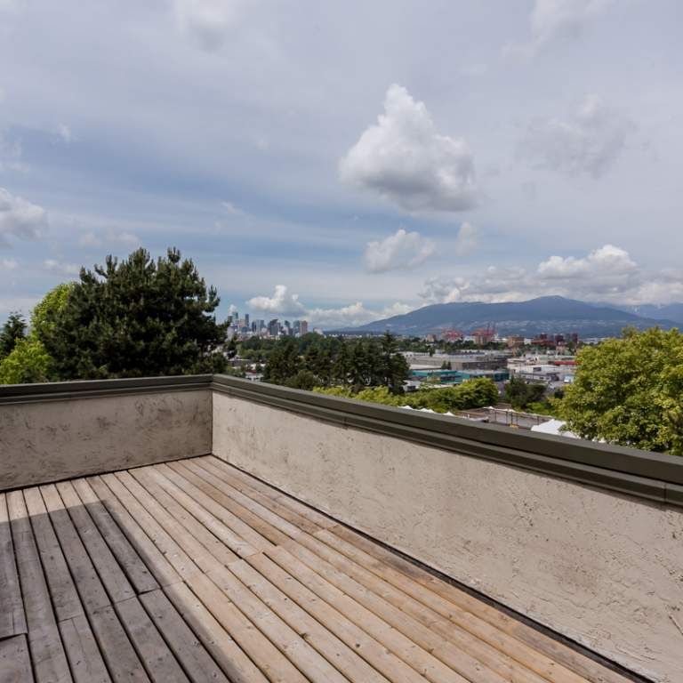 Graveley Apartments - Photo 1