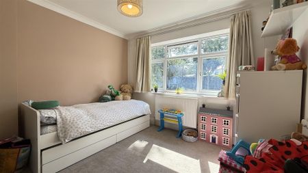 4 Bedroom House - Photo 3