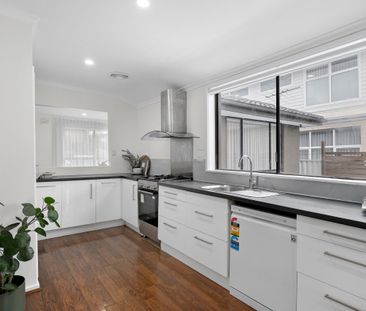 Modern Family Living in Strathmore Heights - Photo 4