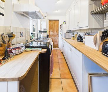 2 bedroom end of terrace house to rent - Photo 6