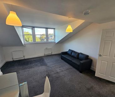 2 bedroom flat to rent - Photo 2