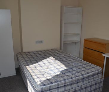 4 bedroom terraced house to rent - Photo 4