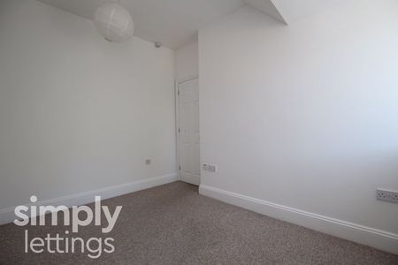 2 Bed property for rent - Photo 2