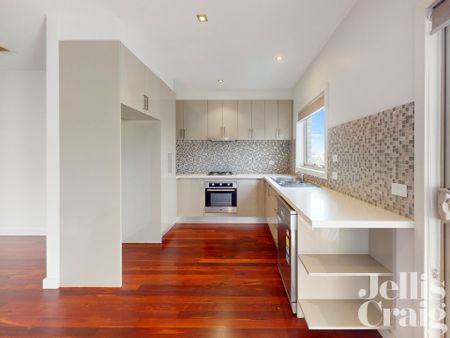 5/132 Lebanon Street, Strathmore - Photo 2