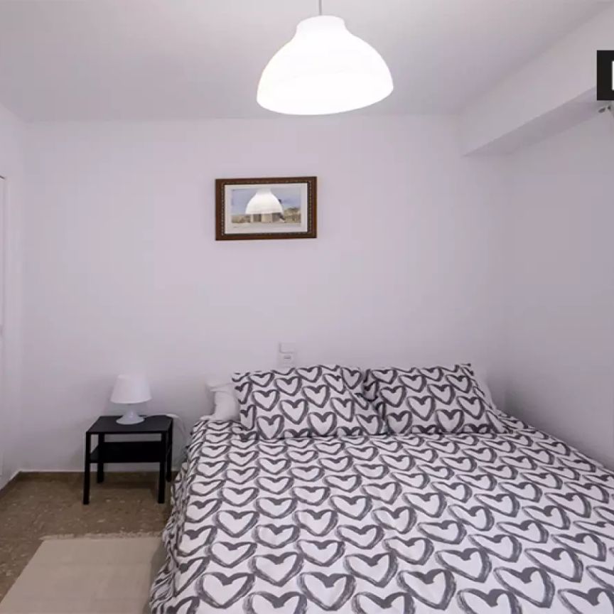 Rooms for rent in 5-bedroom apartment in Aiora - Foto 1