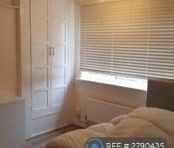 4 bedroom terraced house to rent - Photo 3