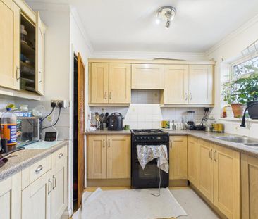 3 bedroom terraced house to rent - Photo 6