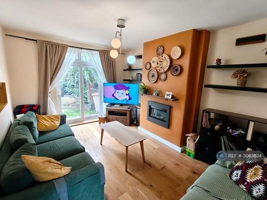 3 bedroom terraced house to rent - Photo 1
