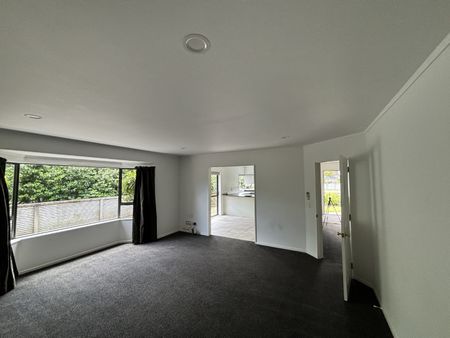 Paraparaumu - 3 Bedrooms - Photo 2