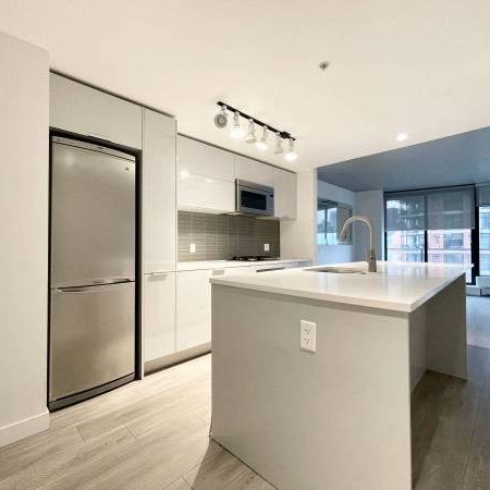 Great Location + Spacious 1 Bed 1 Bath @ Woodwards - UNFURNISHED - Photo 3