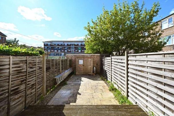 Blackwell Close, Hackney, E5 - Photo 1