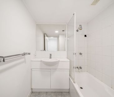 Newly Renovated Unit - Water Views - 200m to Redcliffe Central! - Photo 5