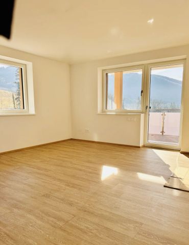 Top-sanierte 4-Zimmer-Wohnung mit Südterrasse am nördlichen Stadtrand von Salzburg - Foto 3