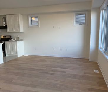 For Lease - 64 Masters Street, Welland, Ontario - Photo 2