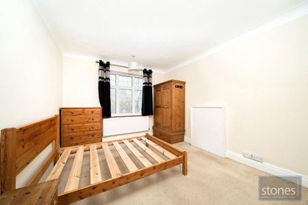 3 bedroom apartment to rent - Photo 3