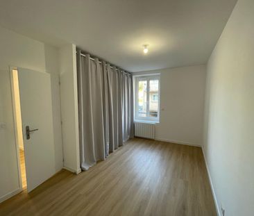 Location Appartement 4 pièces 71m² UNIEUX 42240 - Photo 2