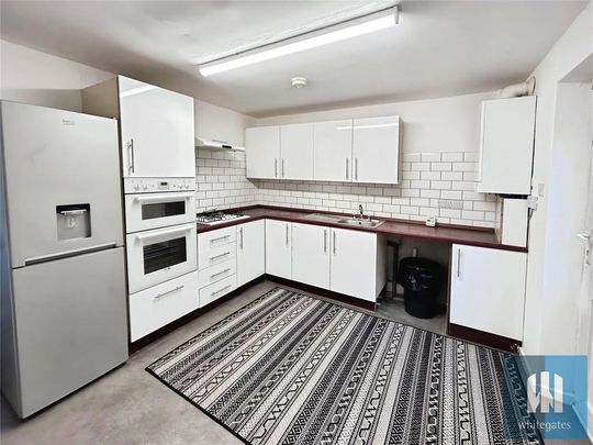 2 bedroom end of terrace house to rent - Photo 1