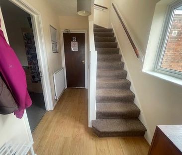 4 bedroom semi-detached house to rent - Photo 4