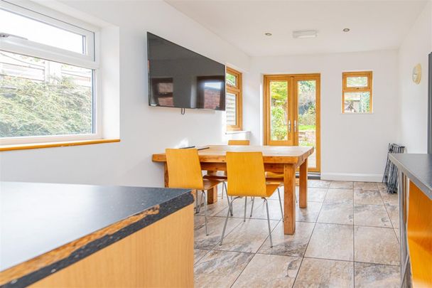 1 bed Room To Let - Photo 1