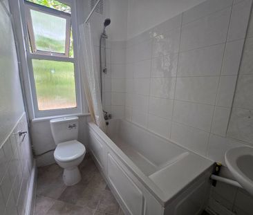 1 Bed Flat, York Road, IG1 - Photo 3