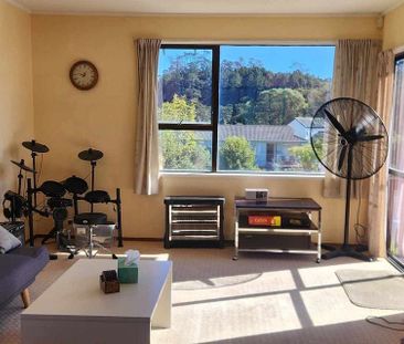 Charming 3BR Ranui Home - Sunset & Big backyard - Photo 1