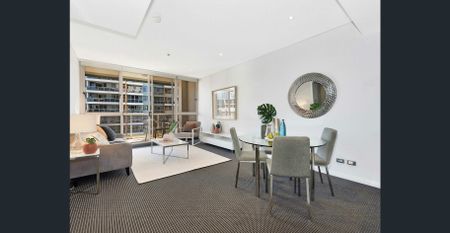 Designer feel, Large, Private, Bright, Airy & Resort Style Facilities - Photo 2