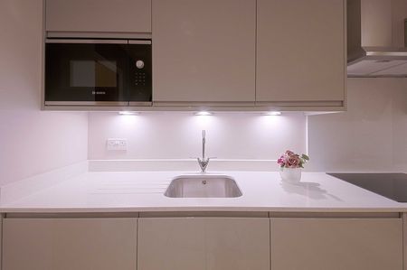 Petersfield Avenue, Slough, Berkshire,SL2 - Photo 5