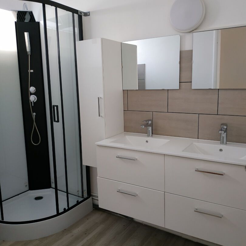 Location Appartement 3 pièces 75m² - Photo 1