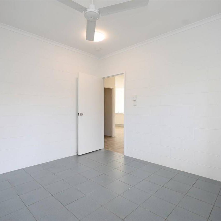 3 Bedroom Air Conditioned Home - Fully Fenced - Photo 1