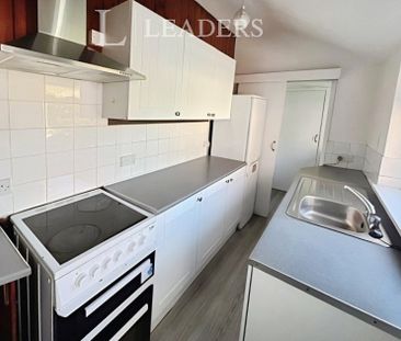 3 bedroom mid-terrace to rent Humber Road South, NG9 - Photo 2