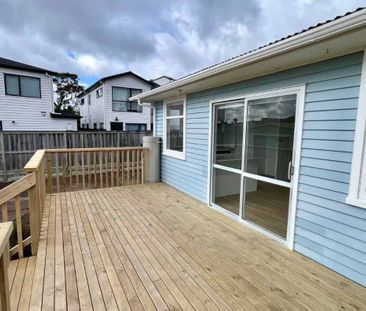 Freshly Renovated 3-Bedroom Home + Huge Parking Ã¢Ãâ¬Ã" Availab... - Photo 1