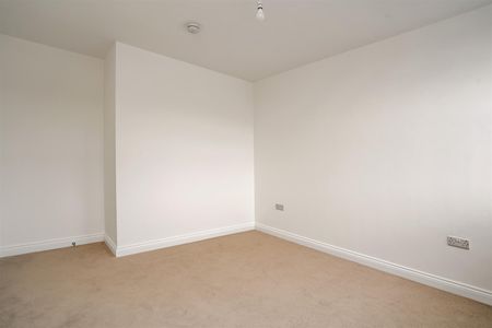 1 bed apartment to rent in Warwick Road, Solihull, B91 - Photo 3