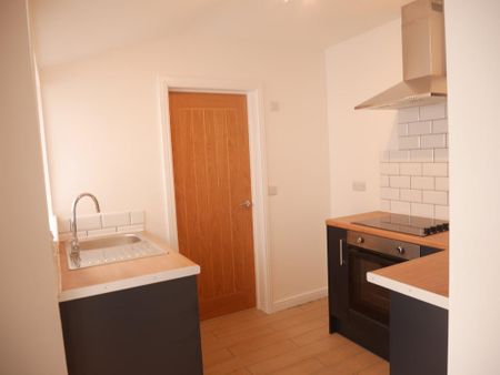 3 bedroom terraced house to rent - Photo 5