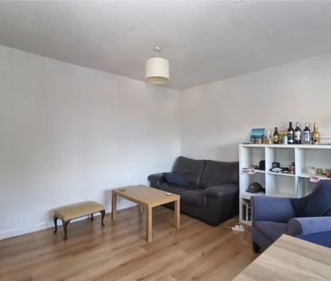 York Road, Woking - 2 bedrooms Property for lettings - Seymours - Photo 5