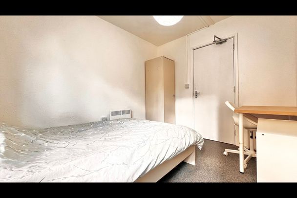 Room in a Shared Flat, Aitham House, E14 - Photo 1