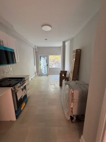 240 Blackburn - Photo 4