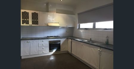 WALKING DISTANCE TO CHAPEL STREET!! - Photo 2