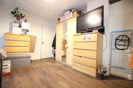 Hatton Road, Feltham - Photo 2