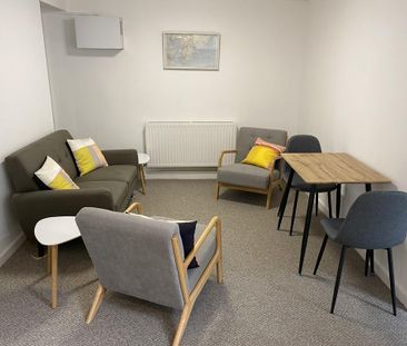 2 bedroom ground floor flat to rent - Photo 2