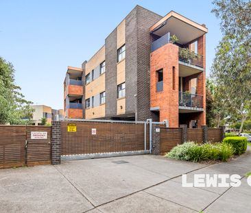 Stylish Ground-Floor Apartment in Prime Parkside Setting - Photo 4