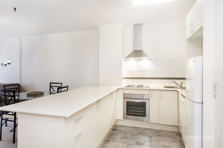 FANTASTIC 1 BEDROOM IN BERKELEY | Furnished - Photo 4