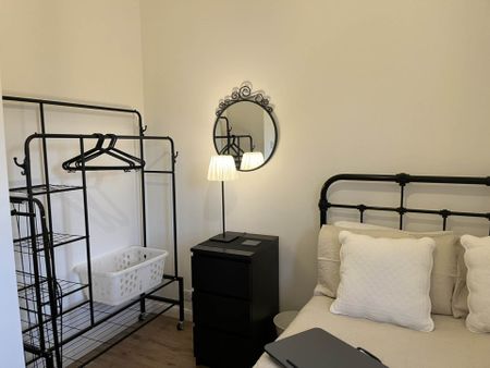 Room 3: 108A High Street, Godalming, GU7 1DW - Photo 4