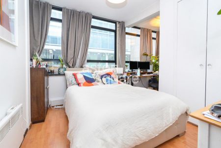 1 bedroom in a flat share to rent - Photo 5