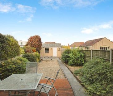 This immaculate three-bedroom terraced home on Kinsale Road, Bristo... - Photo 6