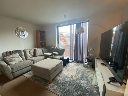 2 bedroom Flat To Let - Photo 1