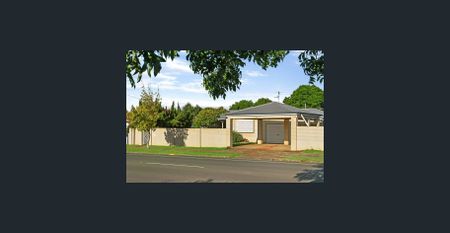 Spacious Home Close to Facilities - Photo 4